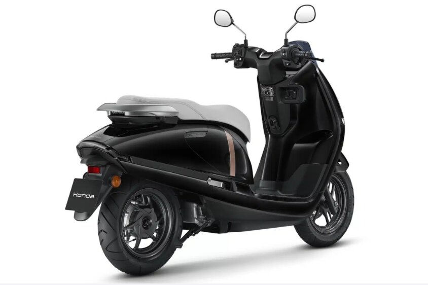 Honda UC3 Rear 3-Quarter View