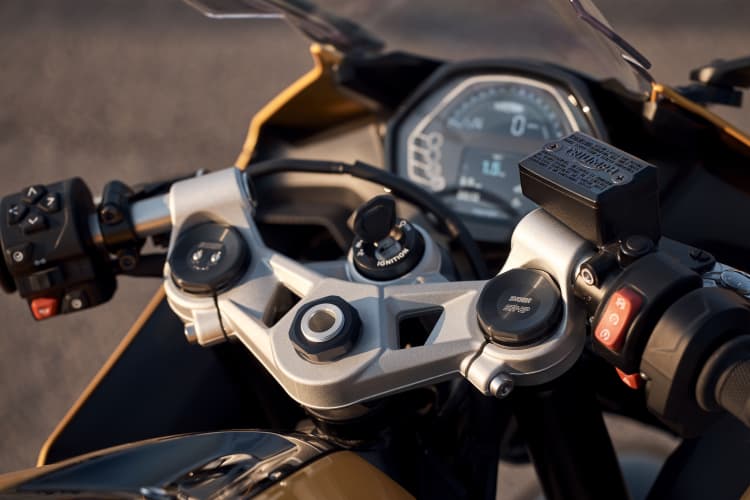 Triumph Daytona 660 Instrument Console