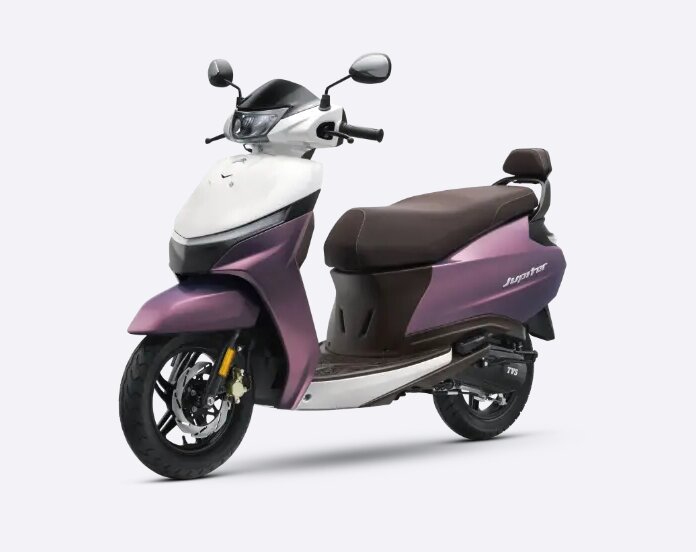 TVS Jupiter Spectral Dual Tone Front 3-Quarter View