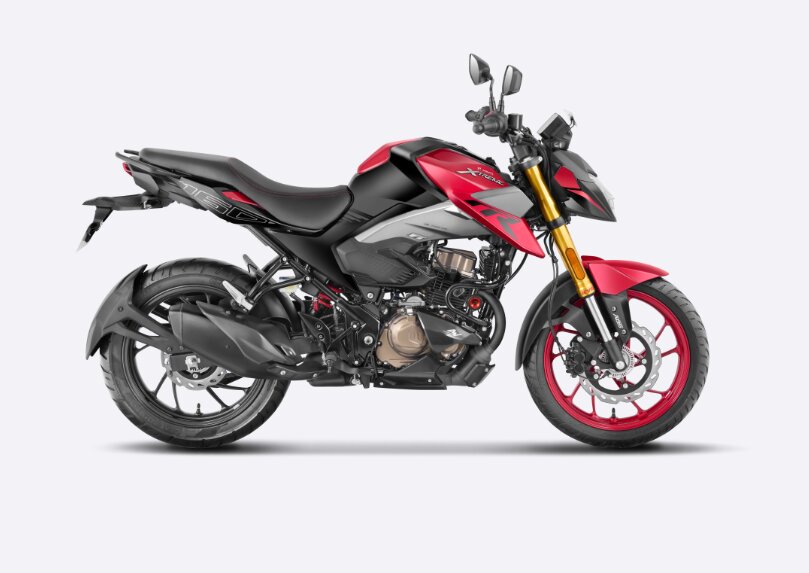 Hero Xtreme 160R 4V Carbon Side View