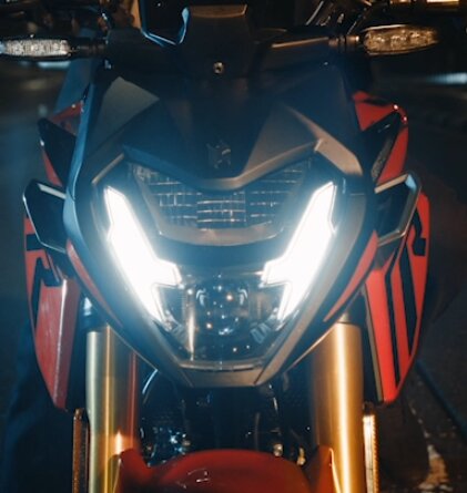Hero Xtreme 160R 4V Carbon Headlight