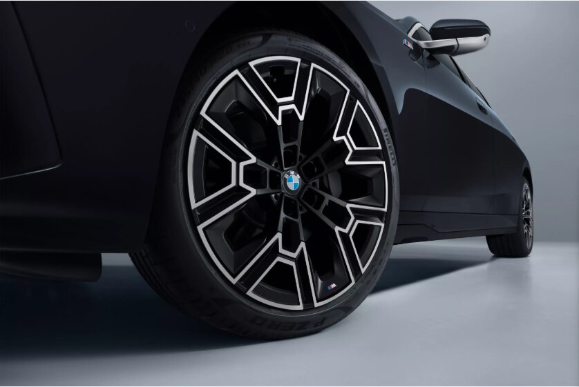 BMW i5 LWB 20-inch M Alloy Wheels