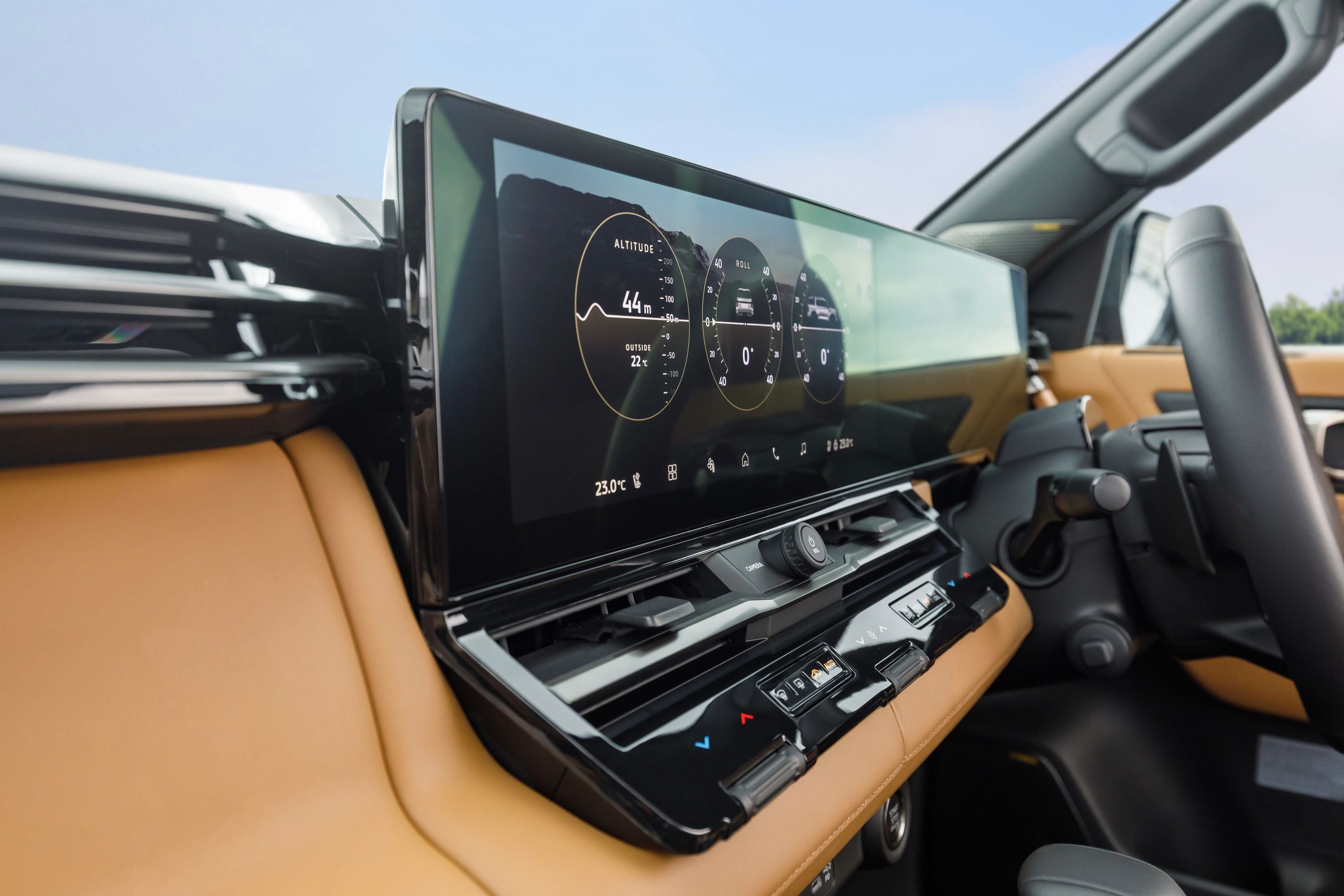 2027 Mitsubishi Pajero Infotainment System