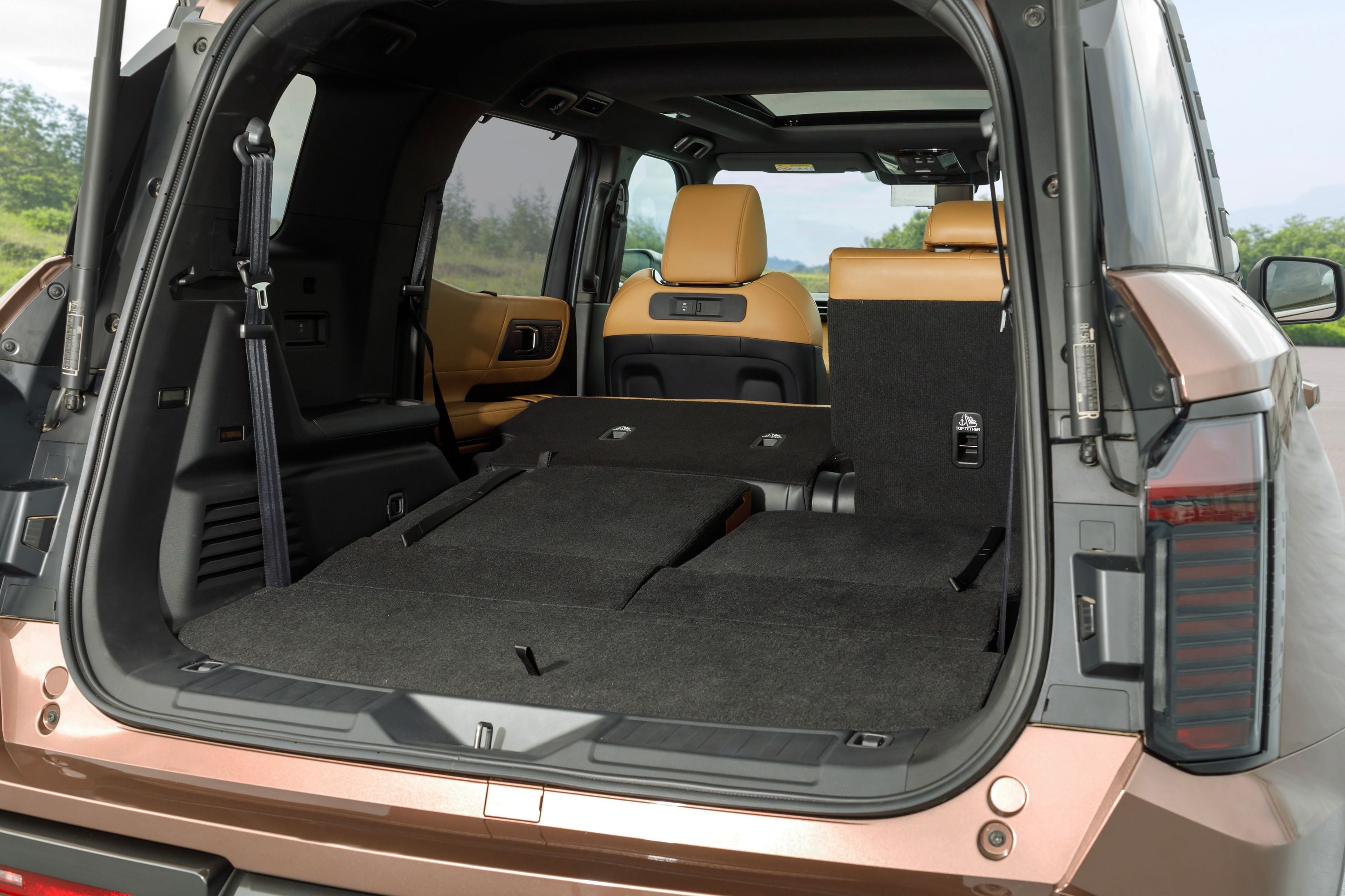 2027 Mitsubishi Pajero Cargo Space