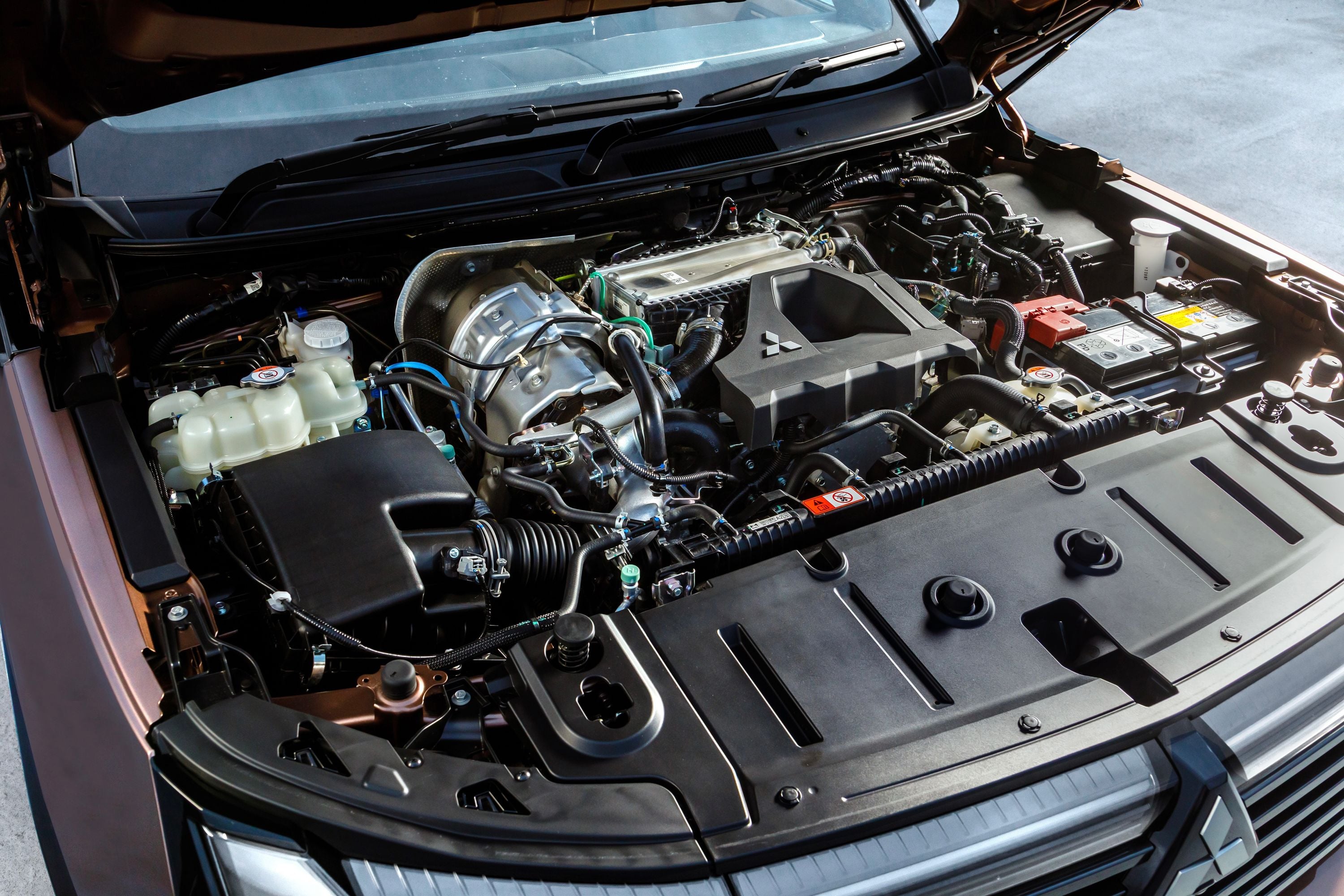 2027-mitsubishi-pajero-7000-6830
