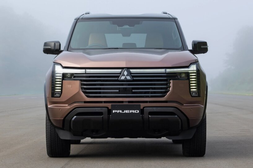 2027 Mitsubishi Pajero Front View