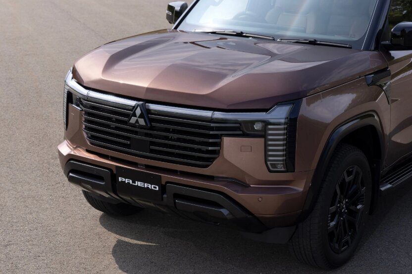 2027 Mitsubishi Pajero Front Grille