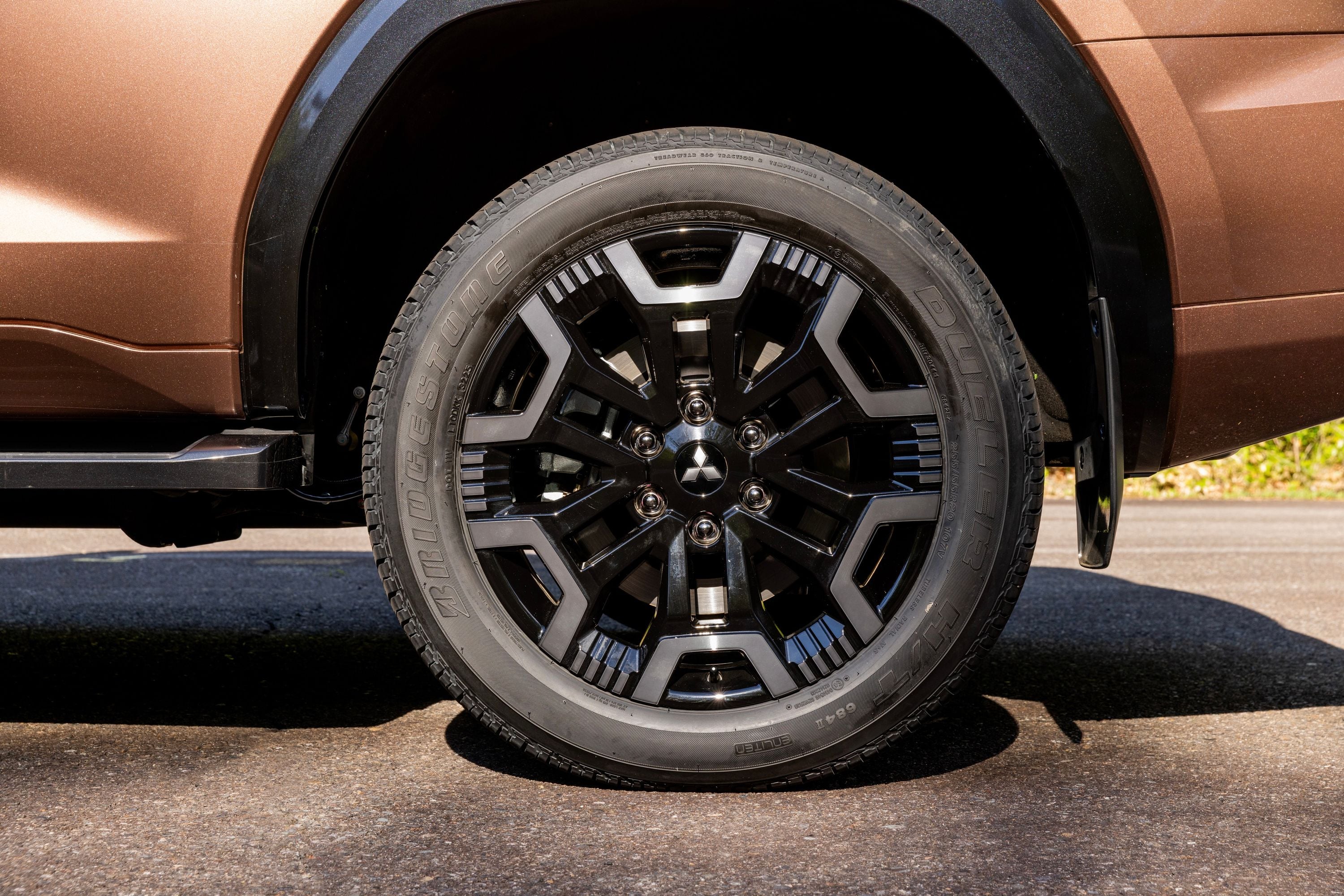 2027 Mitsubishi Pajero Alloy Wheels
