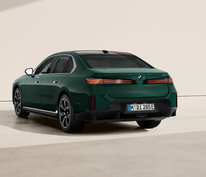 BMW i7 i7 50 xDrive M Sport Rear 3-Quarter View