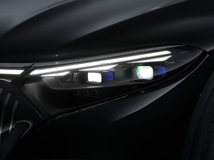 Mercedes-Benz Maybach EQS SUV DIGITAL LIGHT