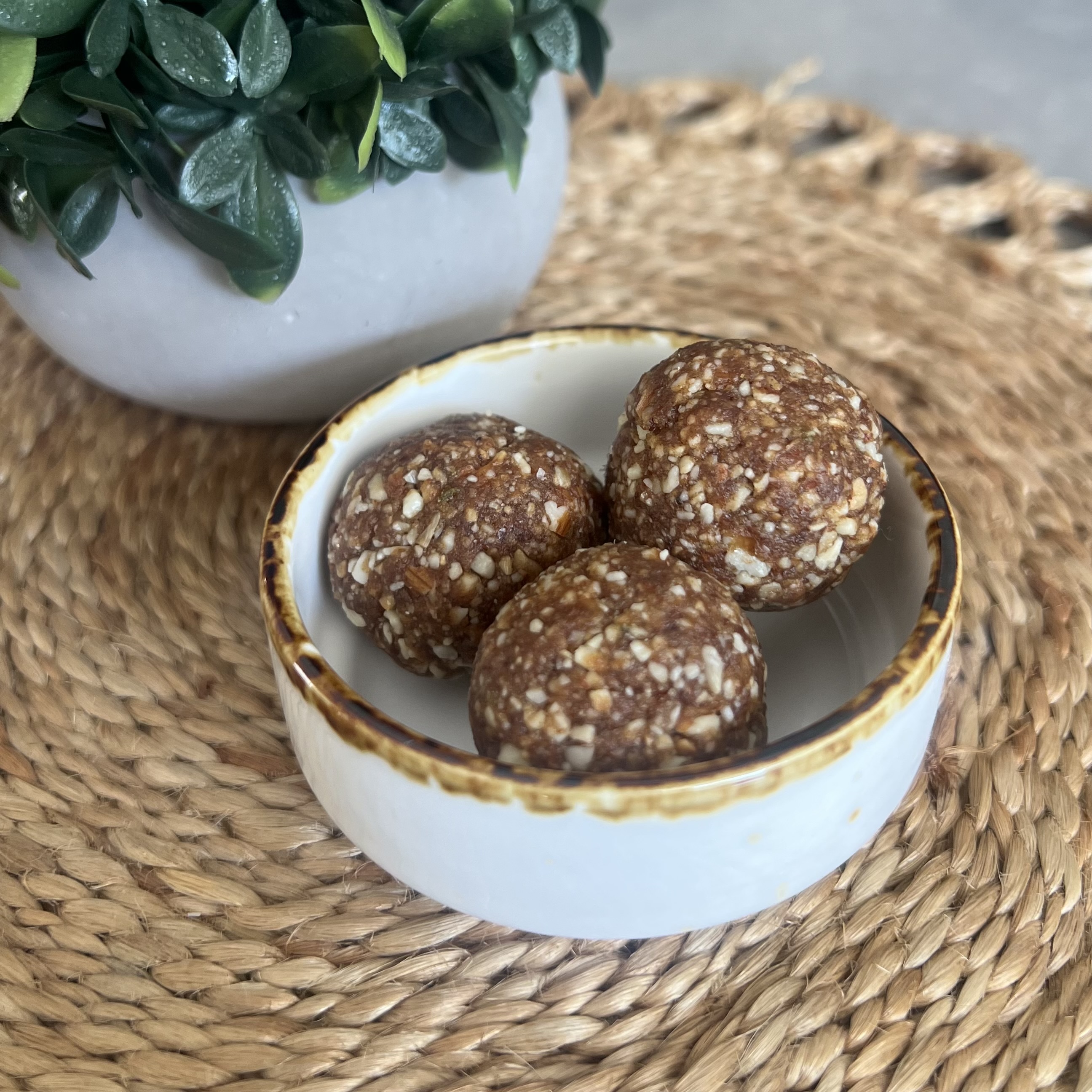 Mocha Date Bites