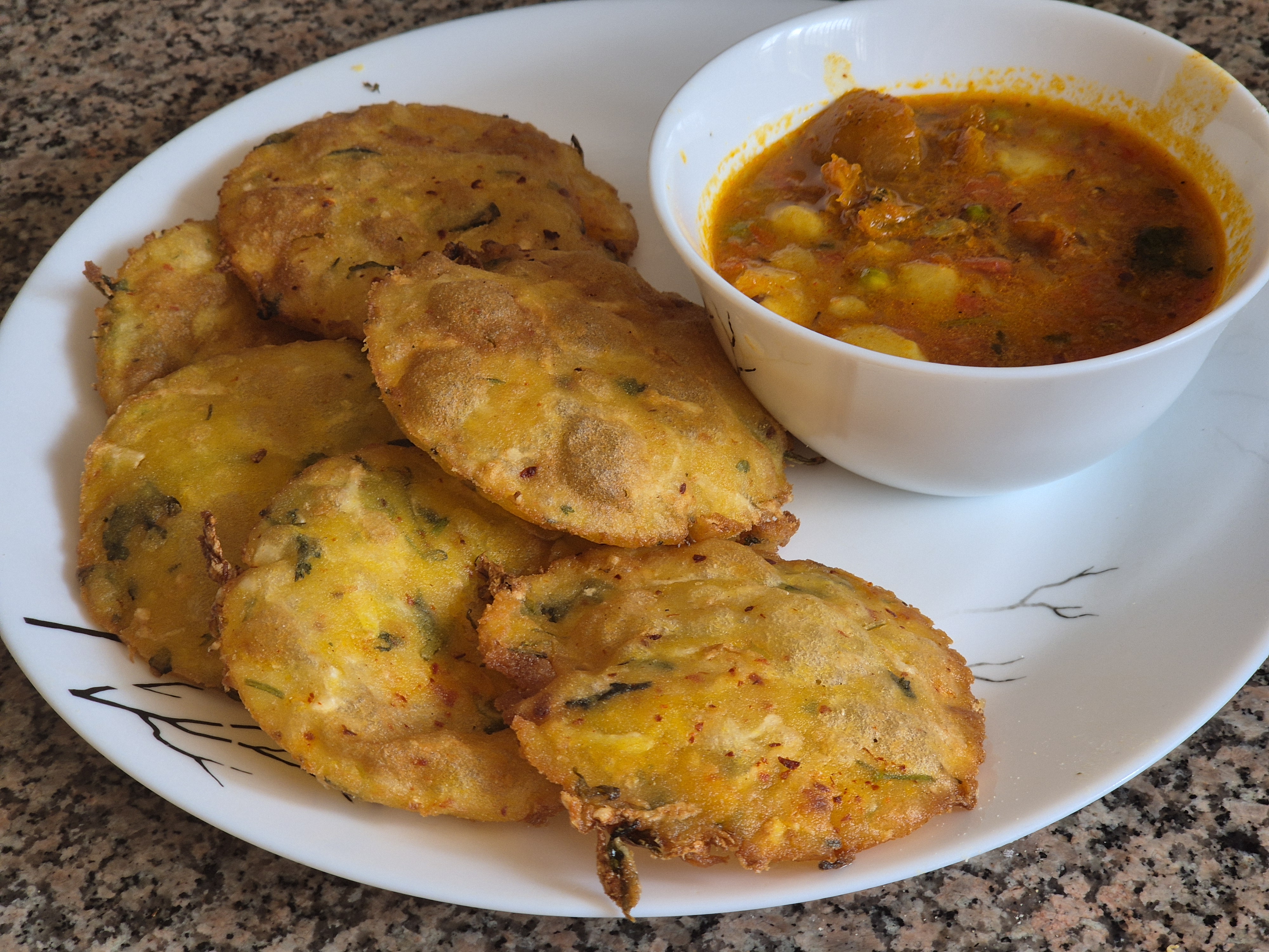 Masala Poori with Alu sabzi