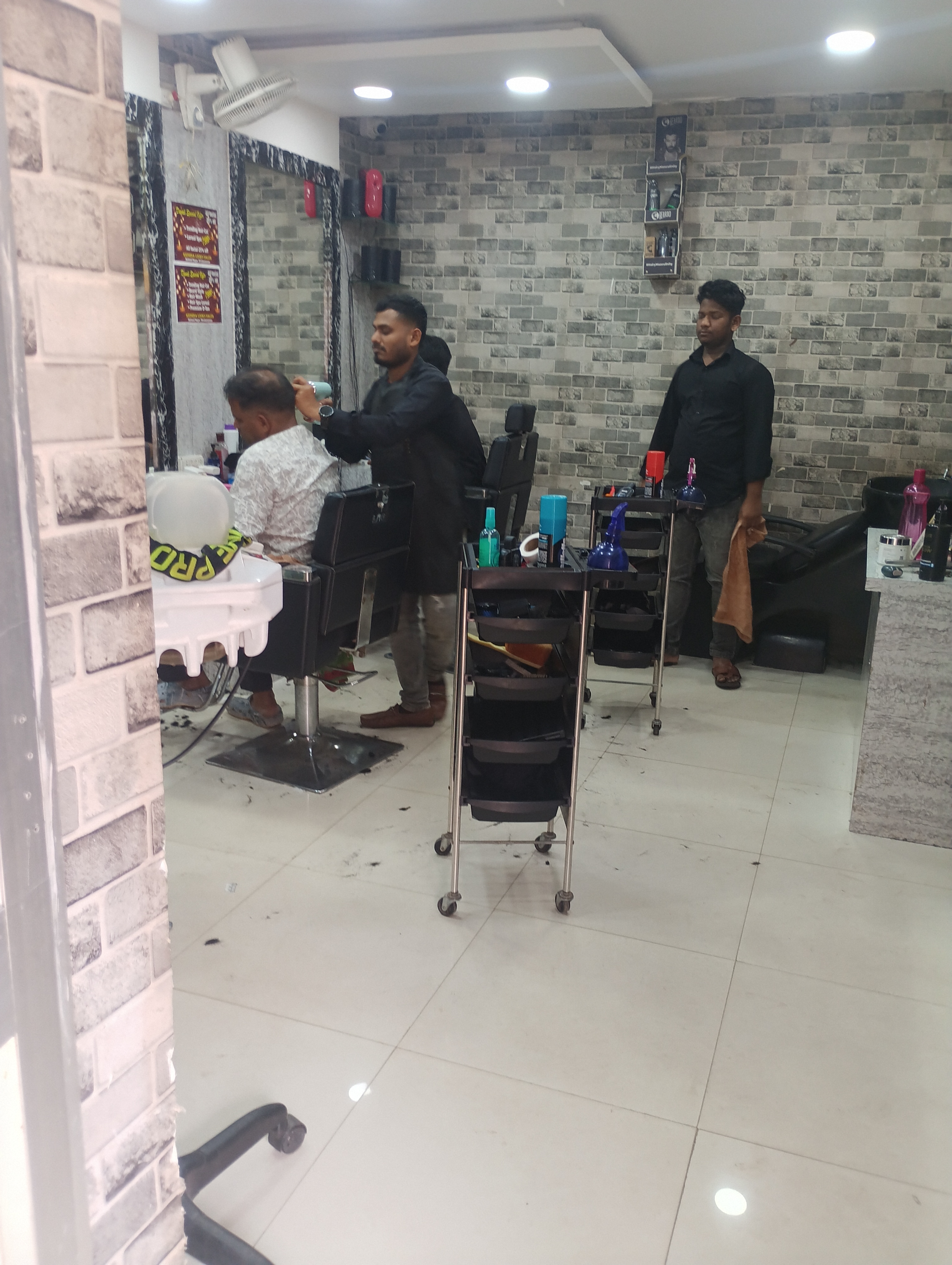 Krishna Looks Saloon  photo 3