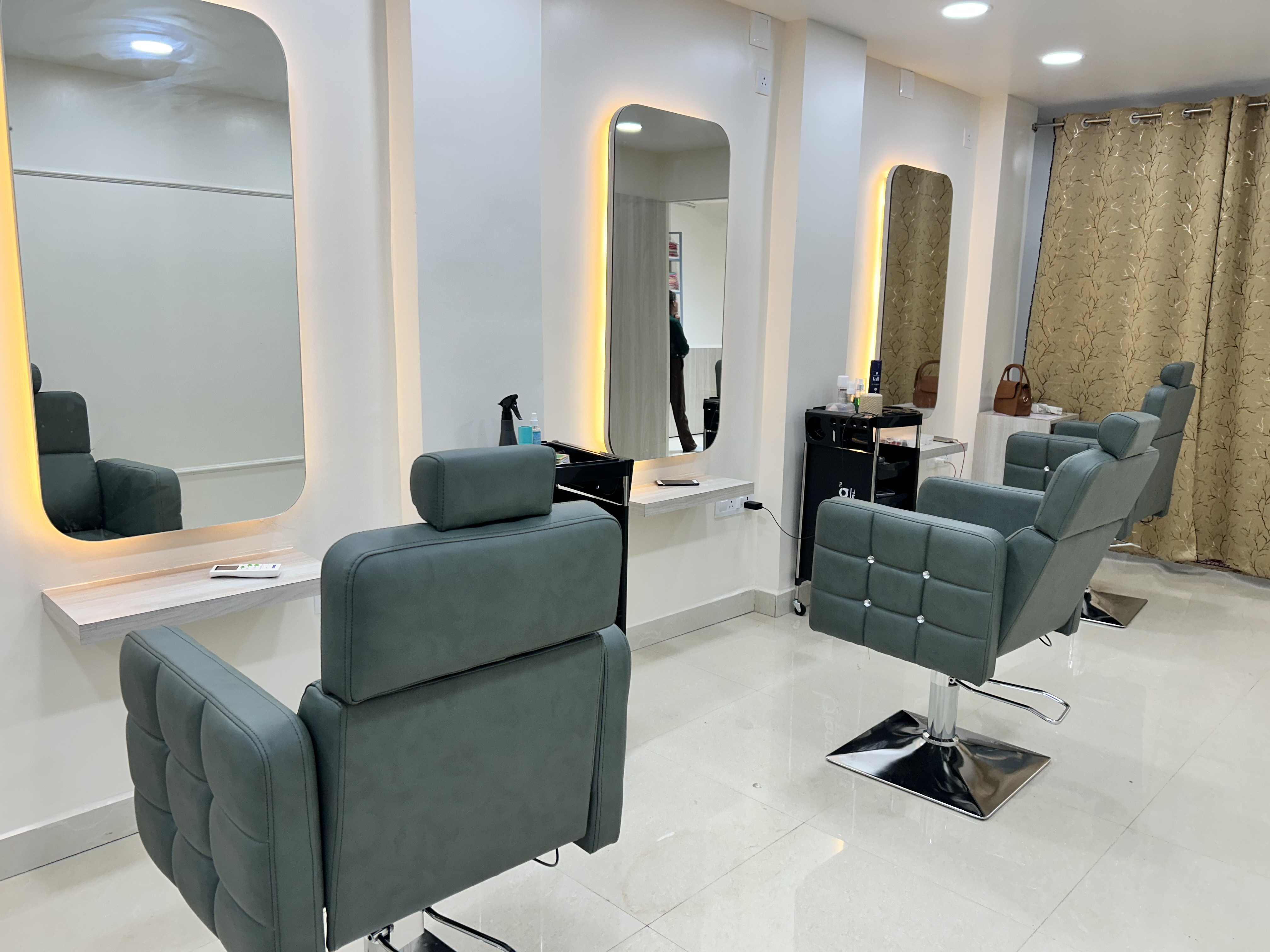 Debamya Makeup Studio & Salon photo 4